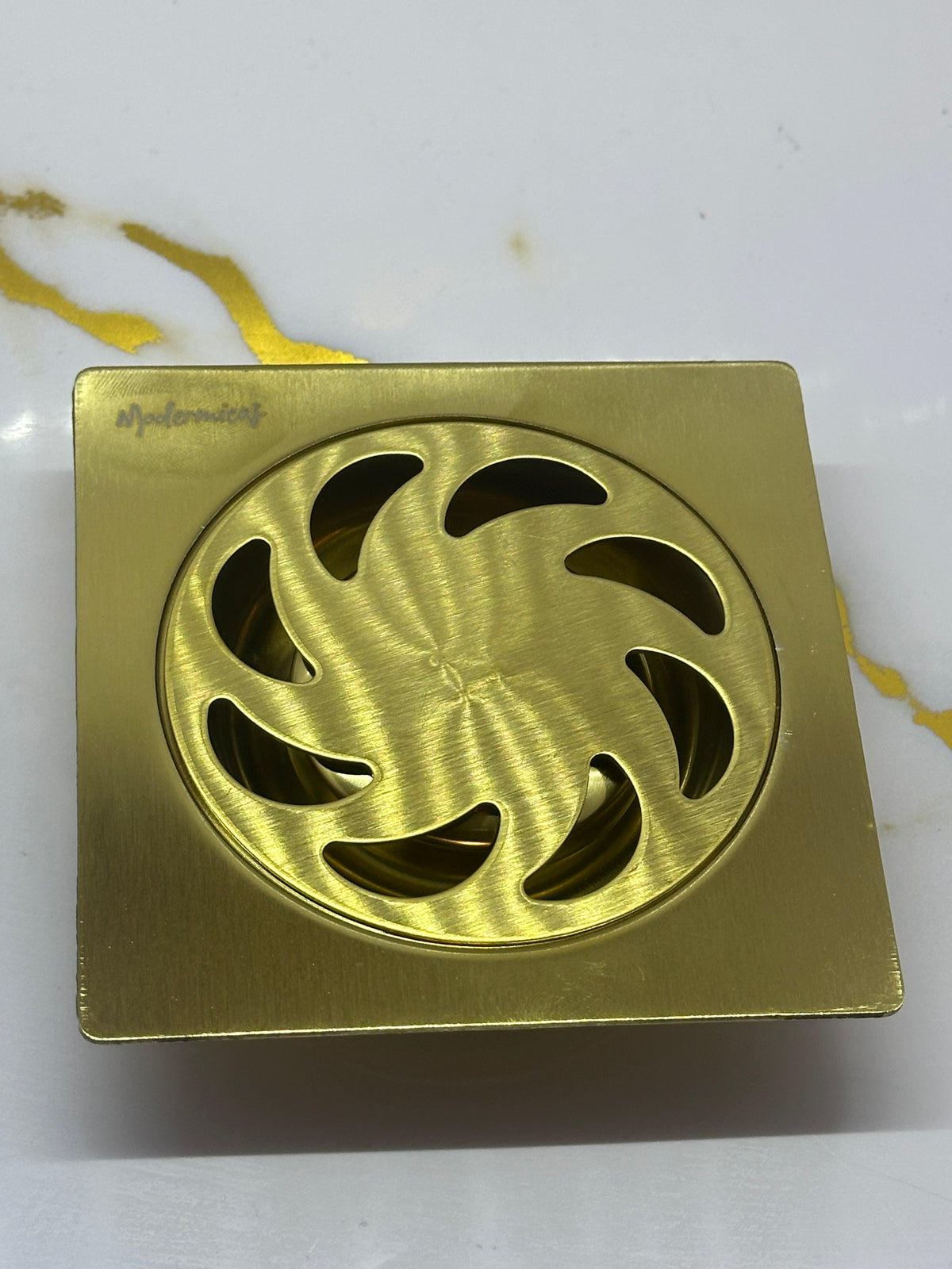 Rejilla 10 x 10 Dorada