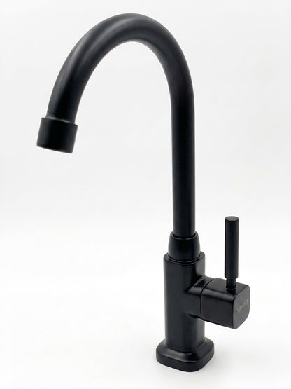 Grifería agua fría lavaplatos cuadratte negra